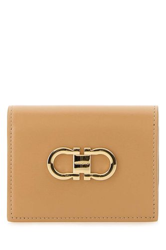 Ferragamo Beige Leather Wallet - Ferragamo - Modalova