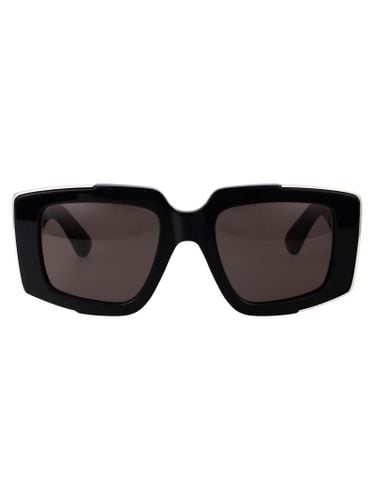 Am0446s Sunglasses - Alexander McQueen Eyewear - Modalova