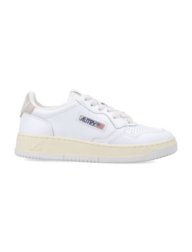 Medalist Low-top Womans Sneakers - Autry - Modalova