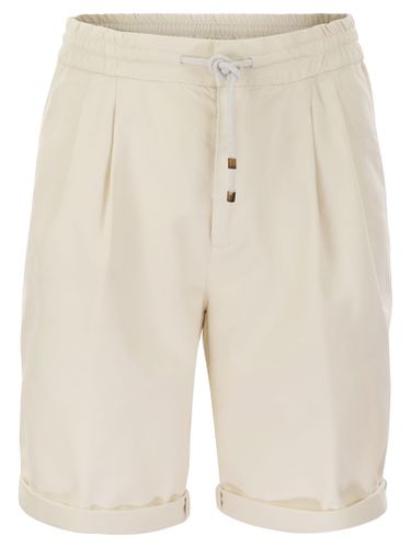 Bermuda Shorts In Garment-dyed Cotton Gabardine With Drawstring And Double Darts - Brunello Cucinelli - Modalova