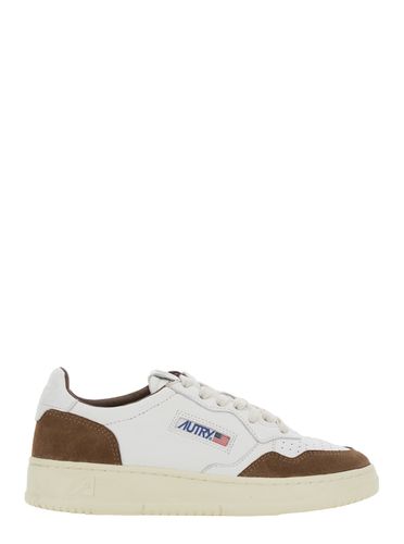 Medalist Low Top Sneakers With Logo Detail In Leather And Suede Woman - Autry - Modalova