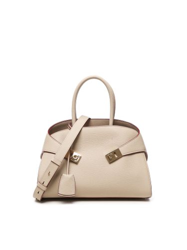 Ferragamo Hug Handbag (m) - Ferragamo - Modalova