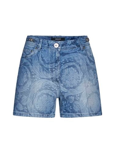 Versace Slim Fit Denim Shorts - Versace - Modalova