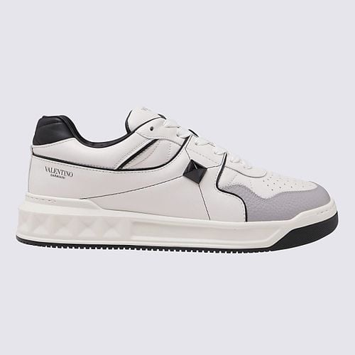 Grey And White Leather Sneakers - Valentino Garavani - Modalova