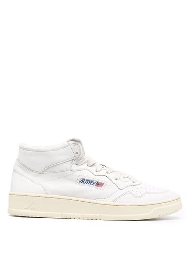Medalist Mid Sneakers In White Leather - Autry - Modalova