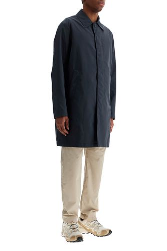 Long Blue Waterproof Coat In High-quality Polyester With Buttons - Herno - Modalova