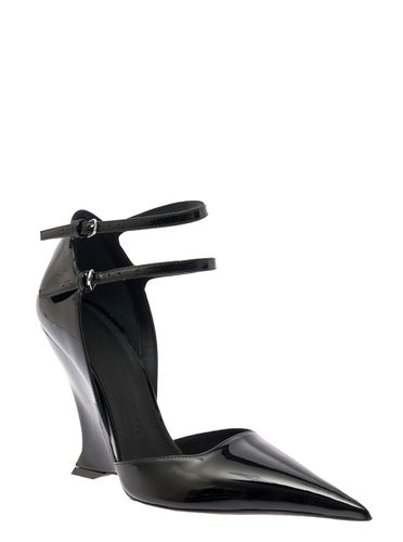 Vidya Black Pumps With Wedge Heel In Patent Leather Woman - Ferragamo - Modalova