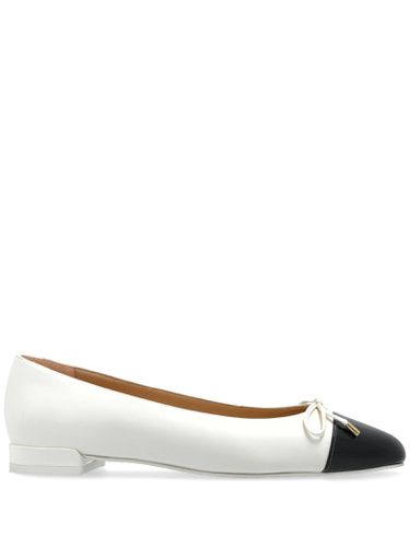 Stuart Weitzman Sleek Bow Flat - Stuart Weitzman - Modalova