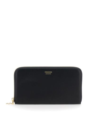 Continental Wallet With Logo Lettering On The Front In Leather Woman - Ferragamo - Modalova