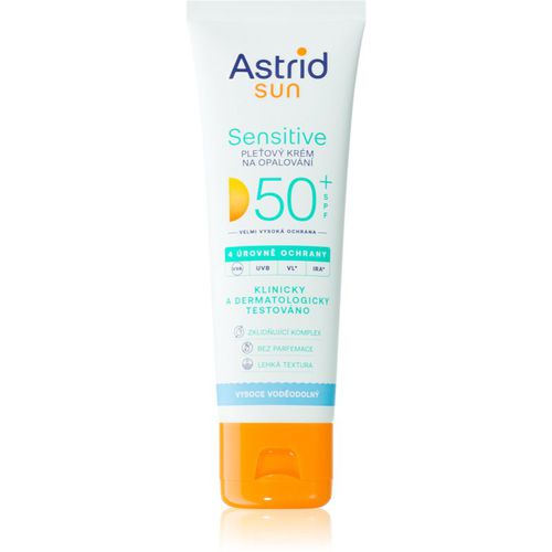 Sun Sensitive crema bronceadora para rostro SPF 50+ resistente al agua 50 ml - Astrid - Modalova