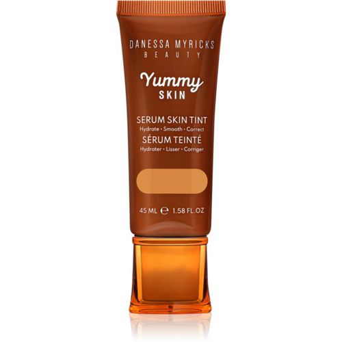 Yummy Skin Serum Skin Tint maquillaje hidratante con efecto alisante tono 7 - Medium Skin with Golden Undertones 45 ml - Danessa Myricks Beauty - Modalova