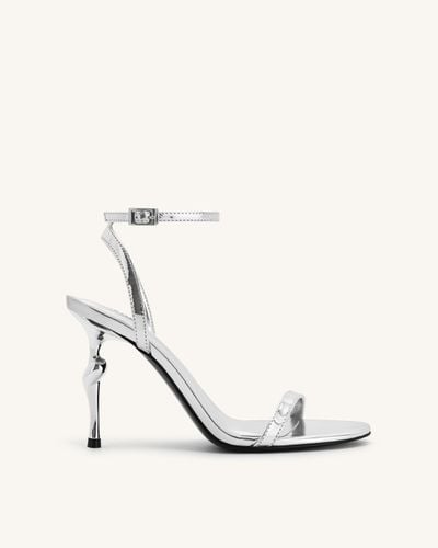 Alivia Goldene Sandalen mit Metallabsatz - Silber - JW PEI - Modalova