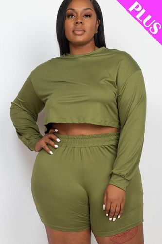 Plus Size Cozy Crop Top And Shorts Set - KandyKouture - Modalova