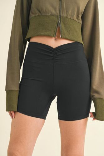 Ruched Waist Biker Shorts - KandyKouture - Modalova