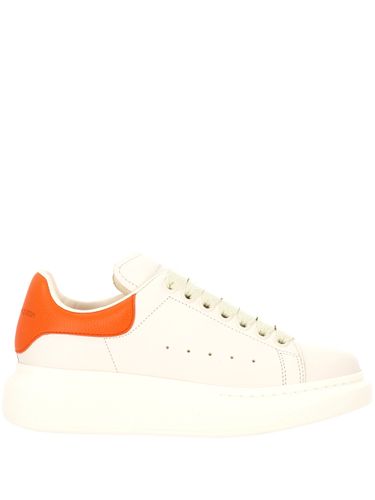 Übergroße Off-White Damen Sneakers - Alexander McQueen - Modalova