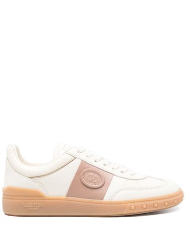 Upvillage Ivory Rose Canelle Sneakers - Valentino Garavani - Modalova