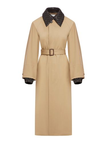 Cotton trench coat with braided collar - - Woman - Bottega Veneta - Modalova