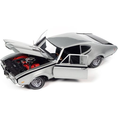 Model Car - 1968 Oldsmobile Cutlass Hurst Peruvian Silver Metallic - Autoworld - Modalova
