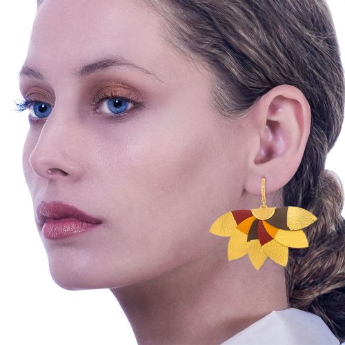 Leather Burgundy Gold Earrings - Leather Trinkets - Modalova