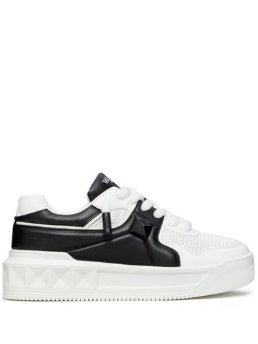 One Stud Xl Leather Sneakers - Valentino Garavani - Modalova