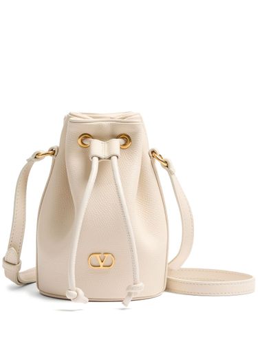 Vlogo Signature Mini Leather Bucket Bag - Valentino Garavani - Modalova