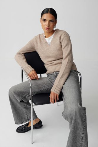 V-neck knitted sweater - Gina Tricot - Modalova