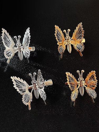 Fashion Women's Hair Accessories 4 Pcs Vivid Hollow Out Butterfly Hair Clips - DressLily.com - Modalova