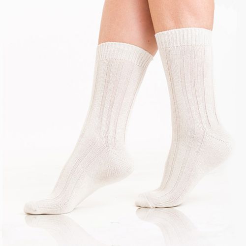 BAMBOO WINTER SOCKS - Winter women's socks - beige - Bellinda - Modalova