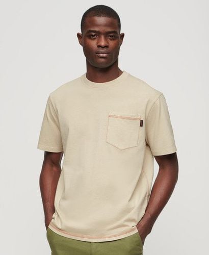 Men's Contrast Stitch Pocket T-Shirt Beige / Washed Pelican Beige - Size: Xxl - Superdry - Modalova