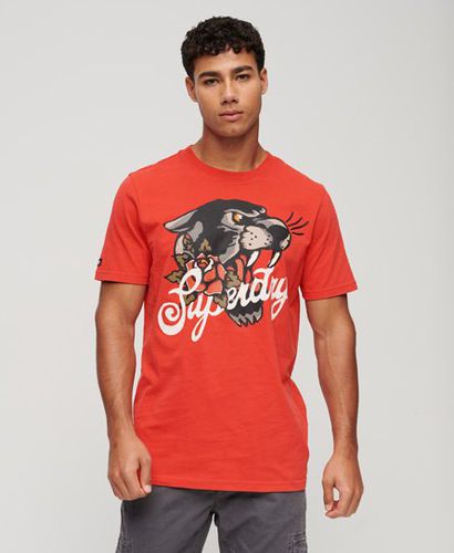 Men's Tattoo Script Front Print T-Shirt Red / Soda Pop Red - Size: M - Superdry - Modalova