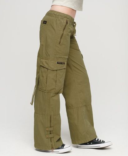 Women's Low Rise Wide Leg Cargo Pants Green / Trekking Olive - Size: 26 - Superdry - Modalova