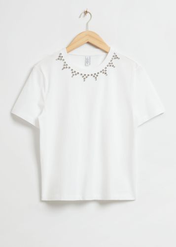T-Shirt mit Strasssteinverzierung Weiß in Größe S. Farbe: - & Other Stories - Modalova