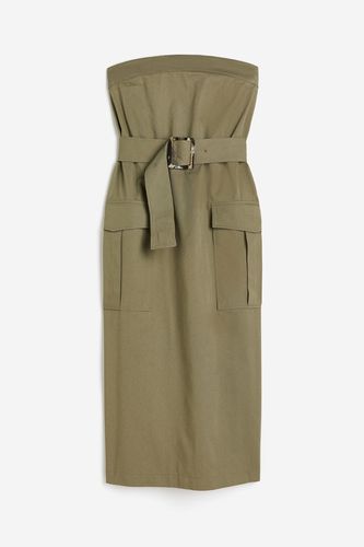 Bandeau-Kleid mit Gürtel Khakigrün, Alltagskleider in Größe 48. Farbe: - H&M - Modalova