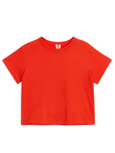 T-Shirt mit Rundhalsausschnitt Rot, T-Shirts & Tops in Größe 134/140. Farbe: - Arket - Modalova