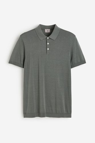 Poloshirt aus Seidenmix in Slim Fit Dunkelgrau, Poloshirts Größe XS. Farbe: - H&M - Modalova