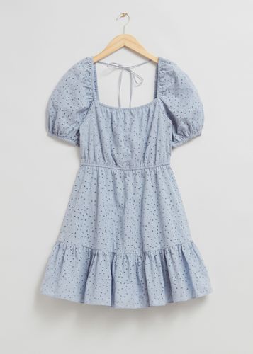 Voluminöses Minikleid mit Lochstickerei Taubenblau, Alltagskleider in Größe 34. Farbe: - & Other Stories - Modalova