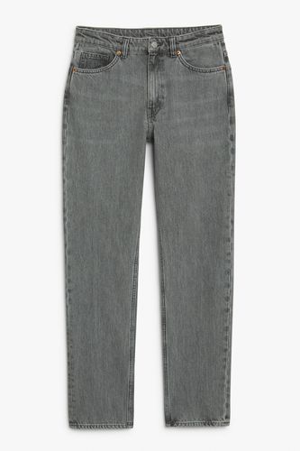 Halbhohe Jeans Yara mit geradem Bein Grau, Straight in Größe 27/32. Farbe: - Monki - Modalova