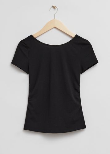 Körpernahes T-Shirt mit Raffung Schwarz in Größe S. Farbe: - & Other Stories - Modalova