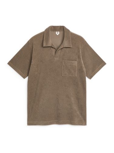 Poloshirt aus Baumwollfrottee Dunkles Graubraun, Poloshirts in Größe M. Farbe: - Arket - Modalova