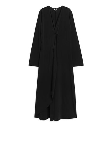 Kleid mit V-Ausschnitt und Twist-Detail Schwarz, Alltagskleider in Größe S. Farbe: - Arket - Modalova
