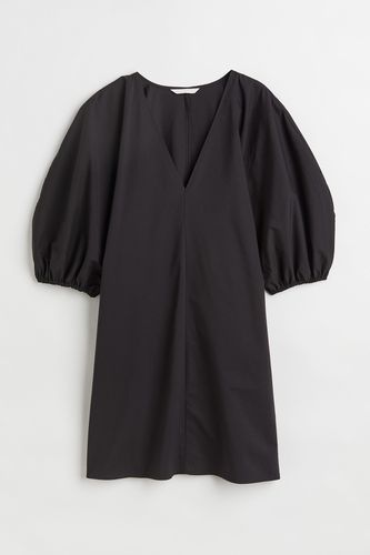 Kleid mit V-Ausschnitt Schwarz, Alltagskleider in Größe XS. Farbe: - H&M - Modalova