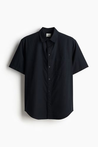 Kurzarmhemd in Regular Fit Schwarz, Freizeithemden Größe XS. Farbe: - H&M - Modalova