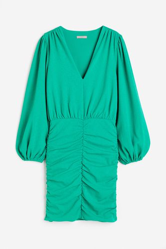 Jerseykleid mit Raffungen Grün, Alltagskleider in Größe M. Farbe: - H&M - Modalova