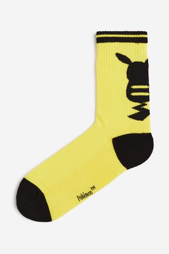 Socken mit Motiv Gelb/Pokémon in Größe 37/39. Farbe: - H&M - Modalova