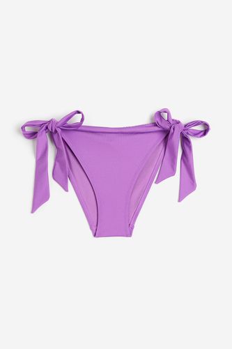 Tie-Tanga Bikinihose Lila, Bikini-Unterteil in Größe 50. Farbe: - H&M - Modalova