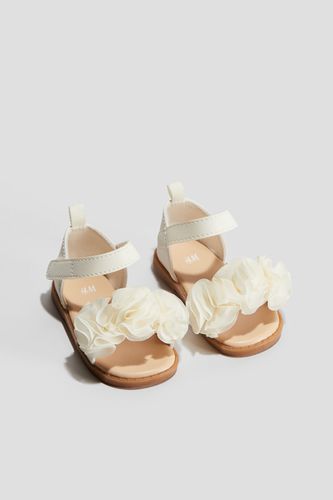 Sandalen mit Stoffblüten Cremefarben in Größe 20/21. Farbe: - H&M - Modalova