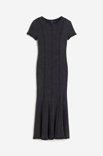 Kleid mit ausgestelltem Rock und Flatlocknähten Schwarz/Washed, Alltagskleider in Größe M. Farbe: - H&M - Modalova