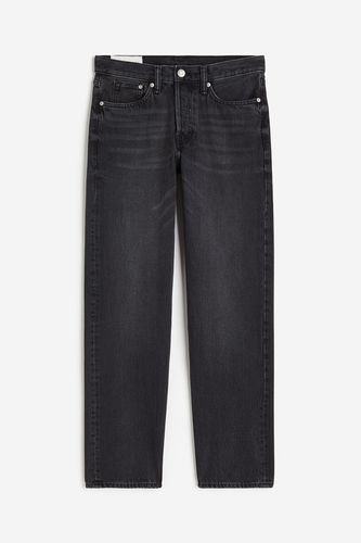 Straight Regular Jeans Denimschwarz in Größe 32/34. Farbe: - H&M - Modalova