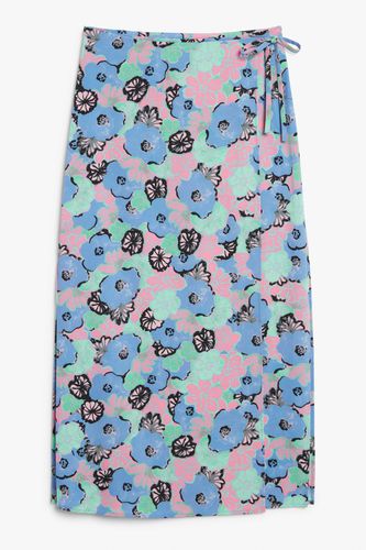 An der Taille gebundener langer Rock Kunstvolle pastellfarbene Blumen, Röcke in Größe XL. Farbe: - Monki - Modalova