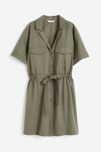 Utility-Kleid aus Leinenmix Khakigrün, Alltagskleider in Größe XL. Farbe: - H&M - Modalova